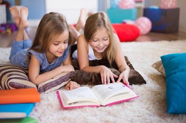 Kids reading